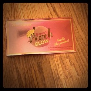 Too Faced Sweet Peach Glow Highlighting Palette